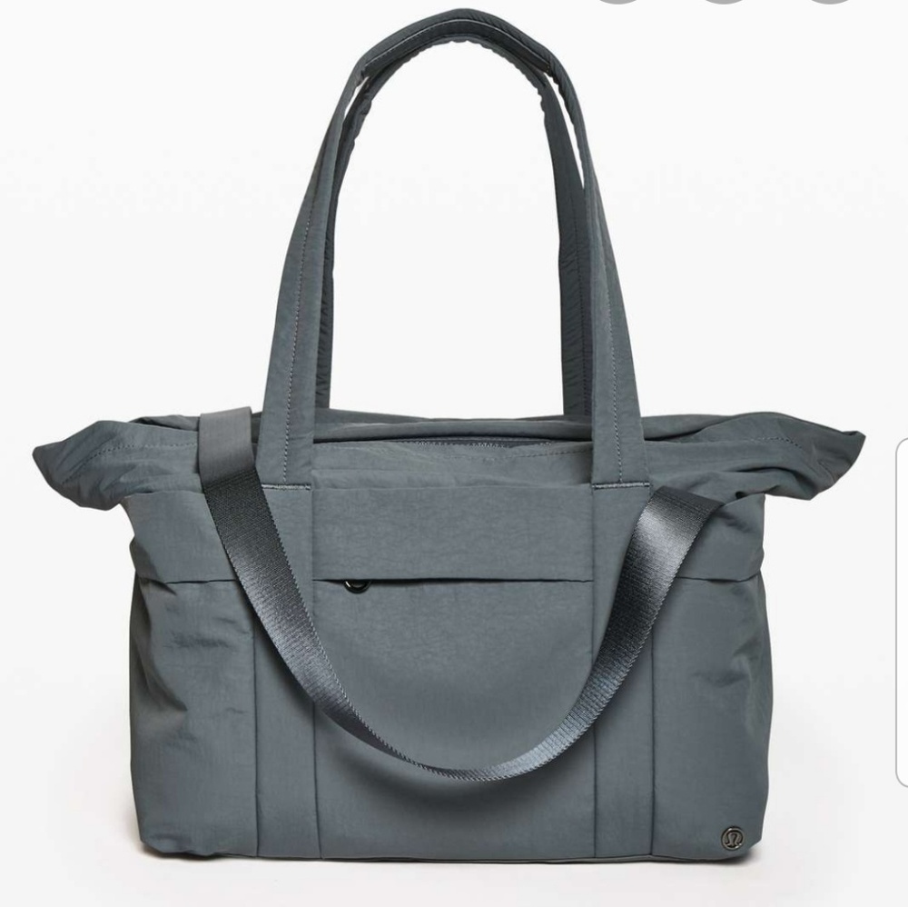 On my level Lululemon small duffle